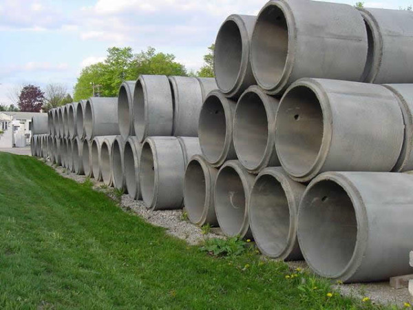 foto-betonnyh-kolets-600x450